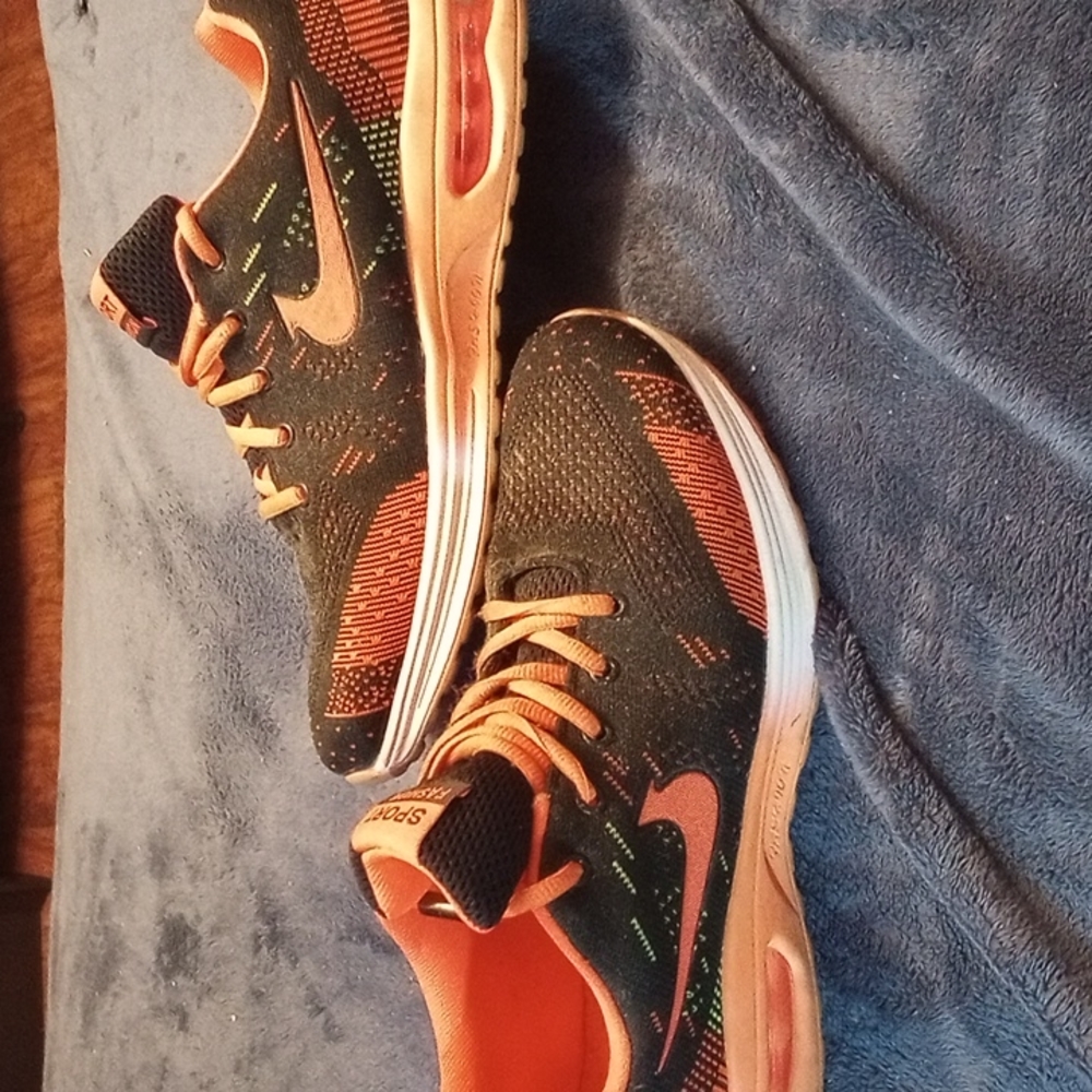 Men's running shoe. Worn about 5 times. Size 11.5